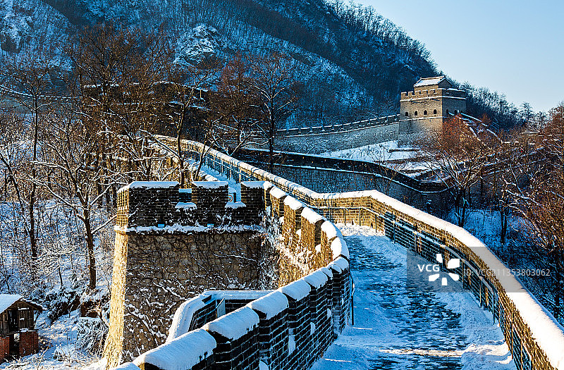 长城初雪图片素材