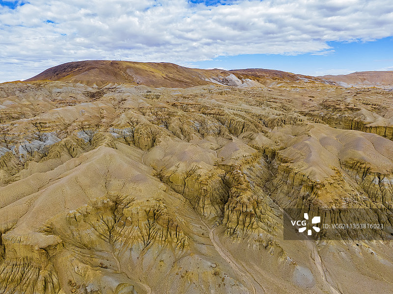 高视角航拍西藏阿里地区札达县札达土林，鸟瞰霞义沟土林风光图片素材