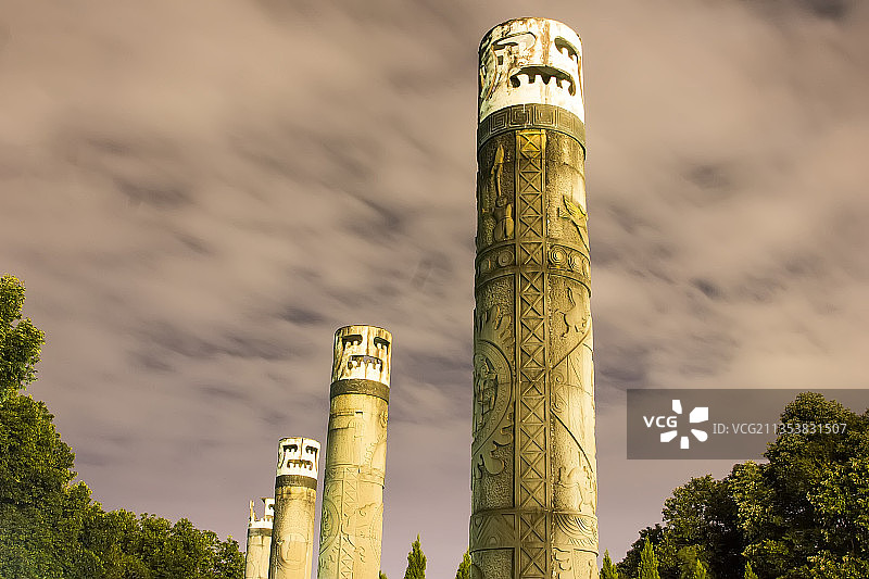 四川南充西山开汉楼夜景，台建楼、轩、广场图片素材