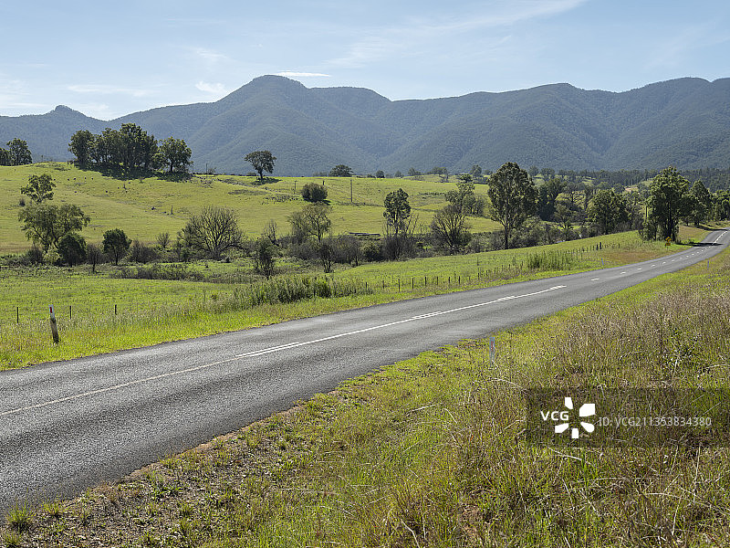 封闭的乡村道路图片素材