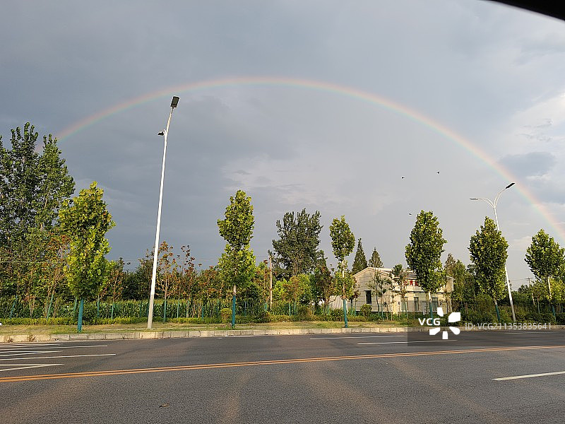 雨后的彩虹图片素材