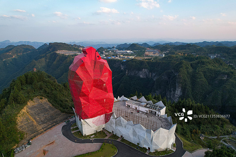 贵州省东部铜仁地区万山区辰砂王巴塞罗酒店及其周边环境图片素材