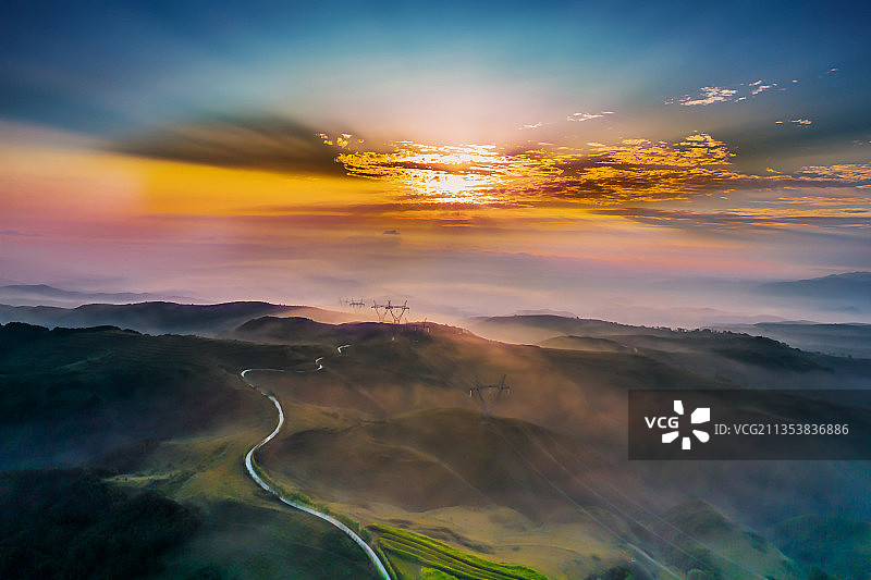 平凉麻五日出图片素材