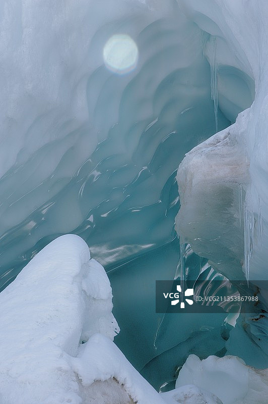 蓝色冰洞图片素材