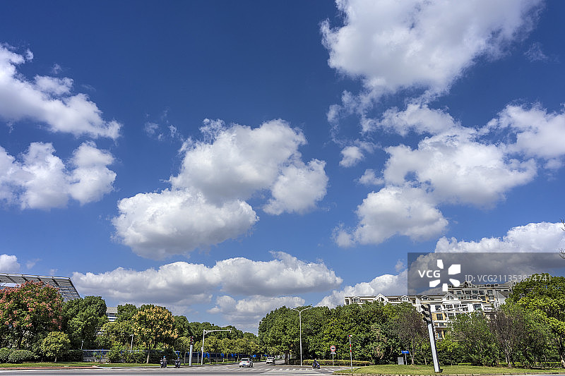 蓝天白云图片素材