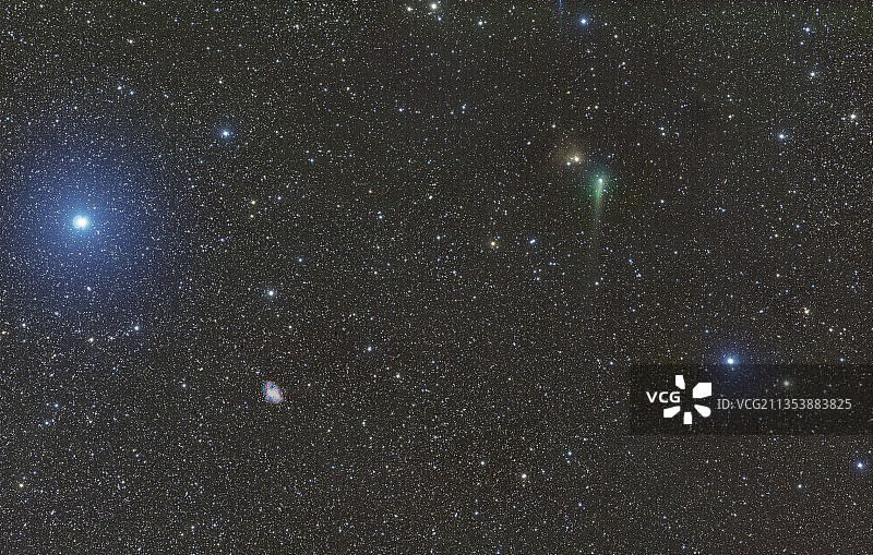67P/丘留莫夫－格拉西缅科彗星和M1蟹状星云同框图片素材