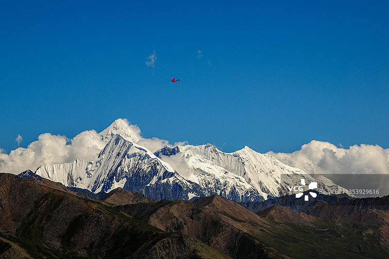 飞越贡嘎图片素材