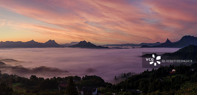 重庆南川区山王坪的日出云海图片素材