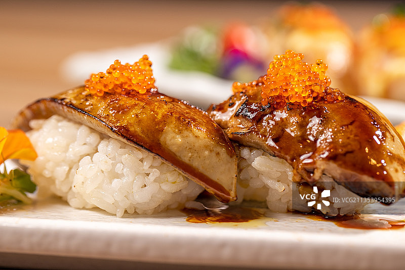 日式炙烤鹅肝寿司图片素材