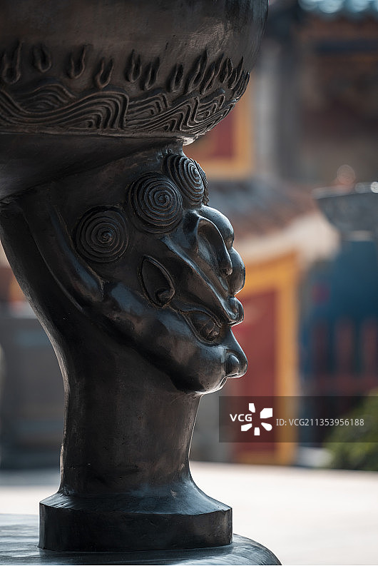 赤湾天后宫香炉足端神兽狻猊图片素材