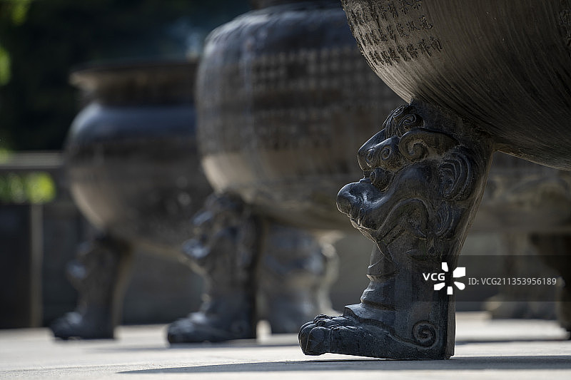 赤湾天后宫香炉足端神兽狻猊图片素材