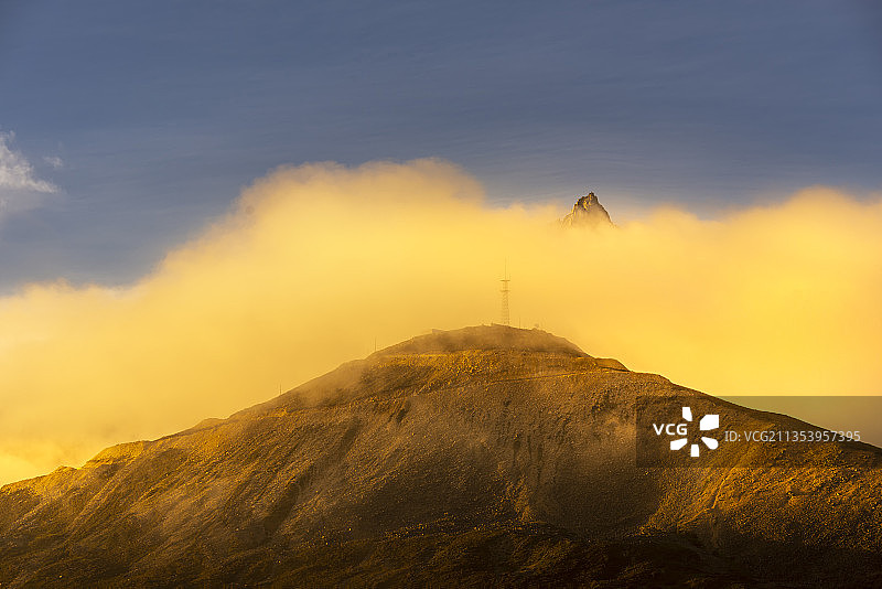 山之巅图片素材