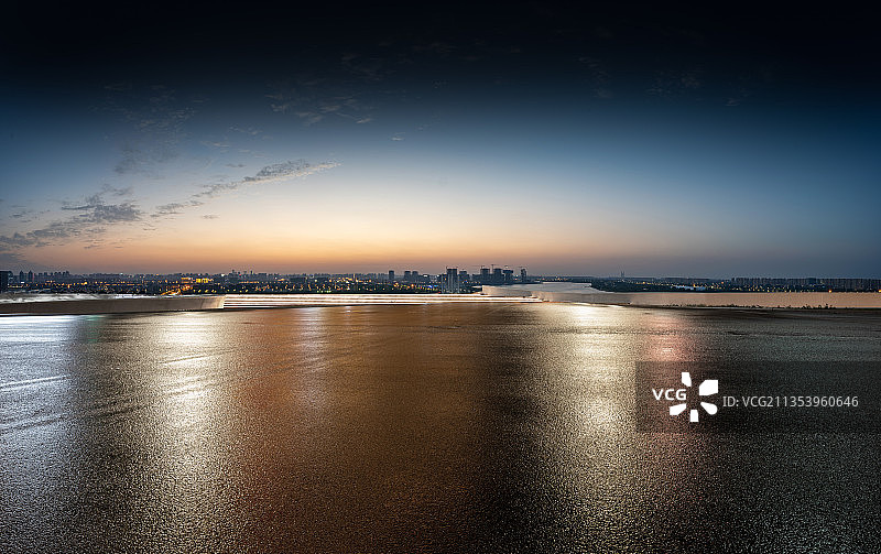 剧院建筑停车场图片素材