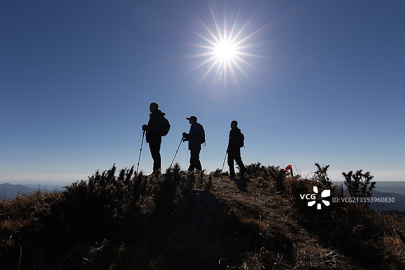 户外登山爱好者图片素材