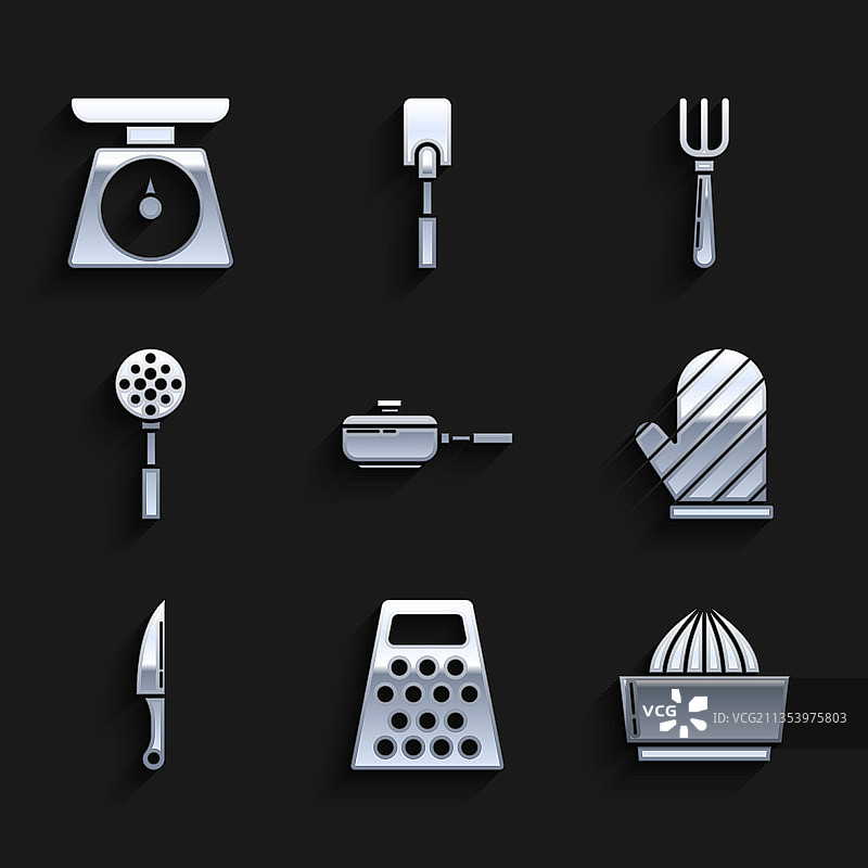 煎锅、擦菜板、柑橘榨汁机、烤箱等厨房用具图片素材