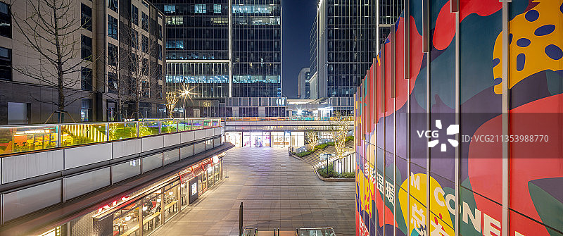 现代下沉式商业广场图片素材