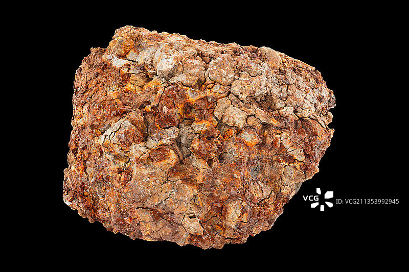 黑色背景下的岩石特写图片素材