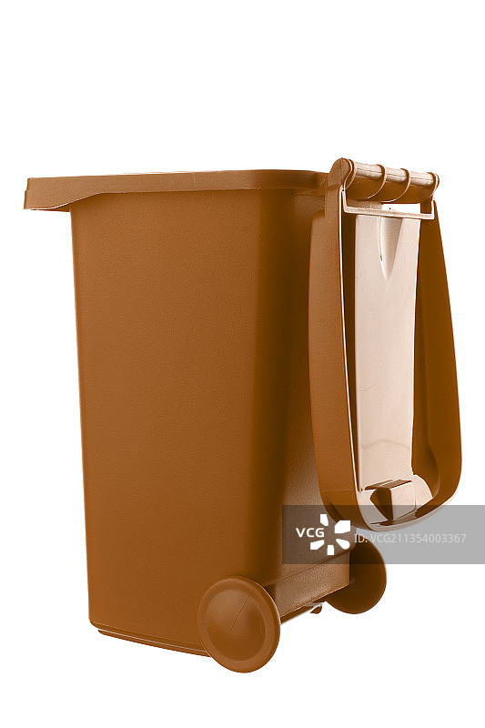 白色背景下隔离的棕色塑料垃圾桶图片素材