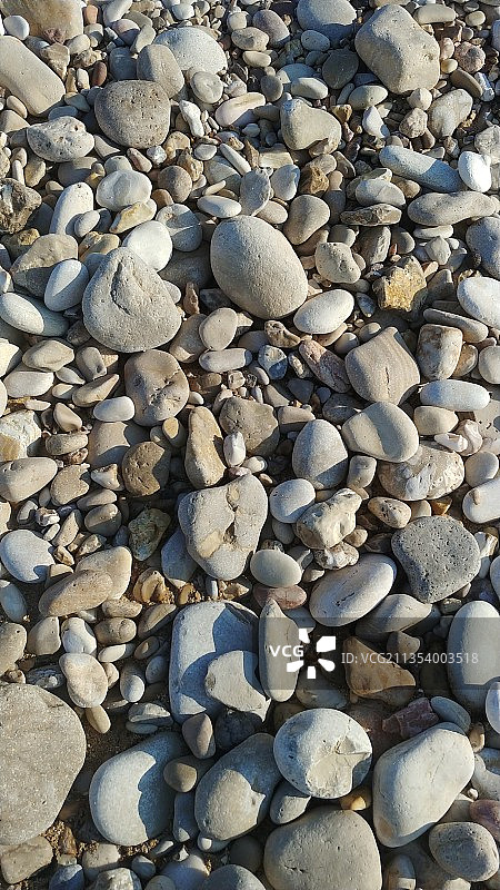 海滩鹅卵石全画幅照片图片素材