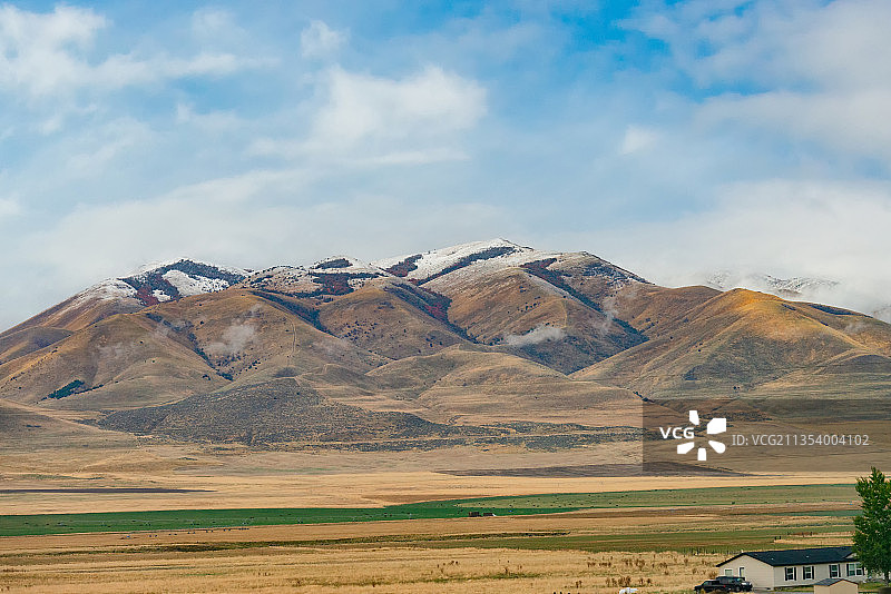 犹他州盐湖城到爱达荷州15号州际公路雪山秋天沿途图片素材