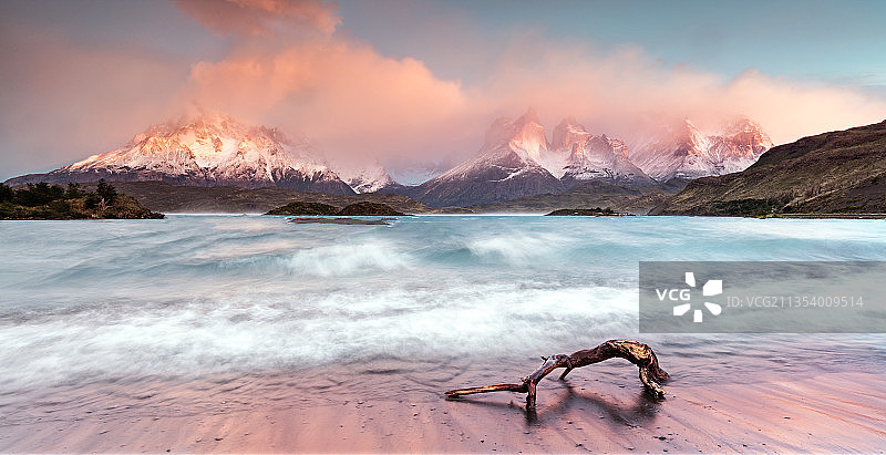 百内国家公园日落海景（智利）图片素材