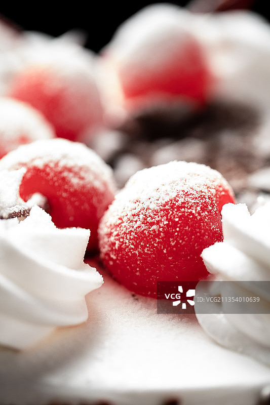 餐桌上甜点的特写镜头图片素材