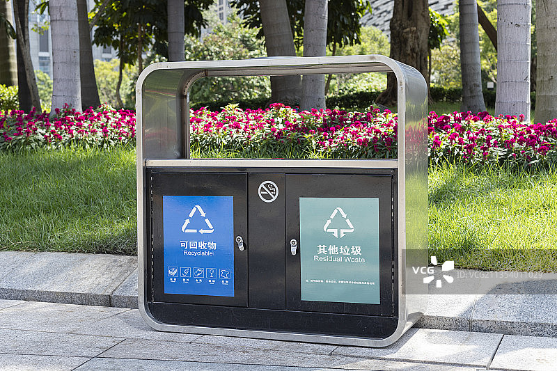 城市分类垃圾桶图片素材