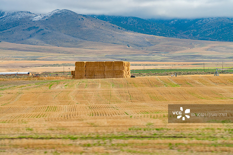 爱达荷州15号州际公路沿途秋天雪山图片素材