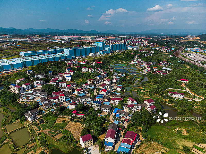 航拍城中村落图片素材