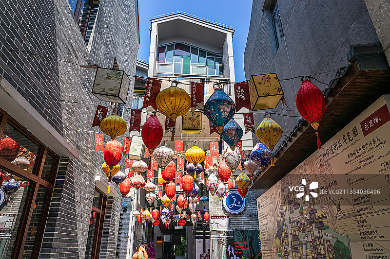 中国广州永庆坊旅游区古建筑街道景观图片素材
