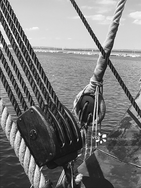 船上绳索特写，法国图片素材