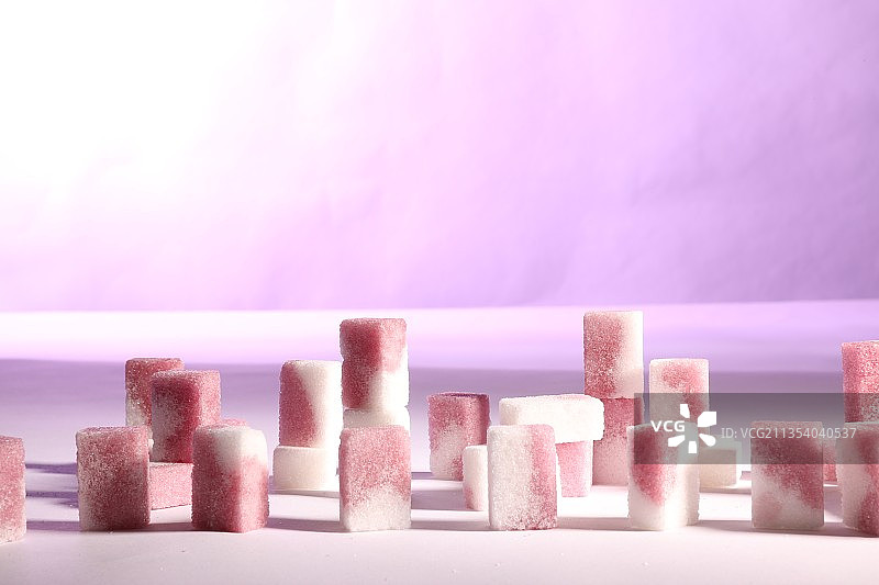 桌子上棉花糖的特写图片素材