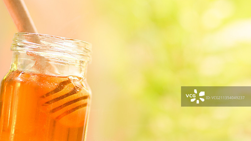特写：玻璃罐中的饮品图片素材