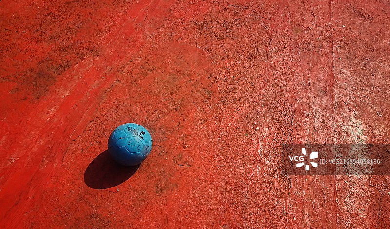 印度尼西亚Subang区墙上的球特写图片素材