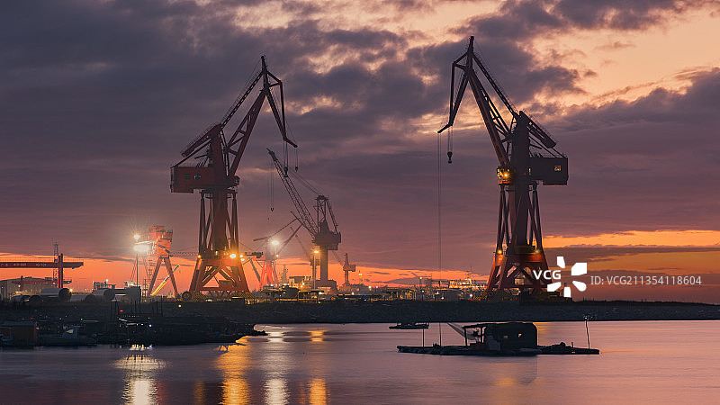 宁静的港口图片素材