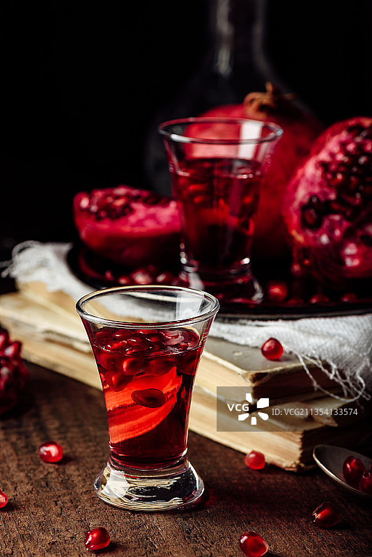 桌上饮料的特写镜头图片素材