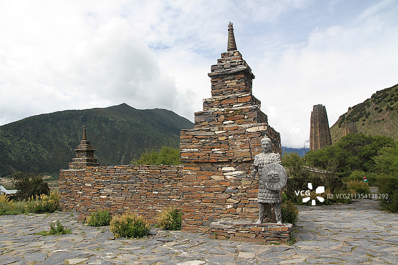 西藏林芝工布江达县：秀巴古堡图片素材