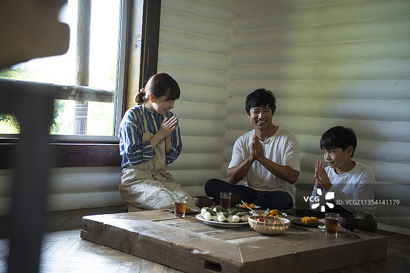 乡村生活用餐场景图片素材