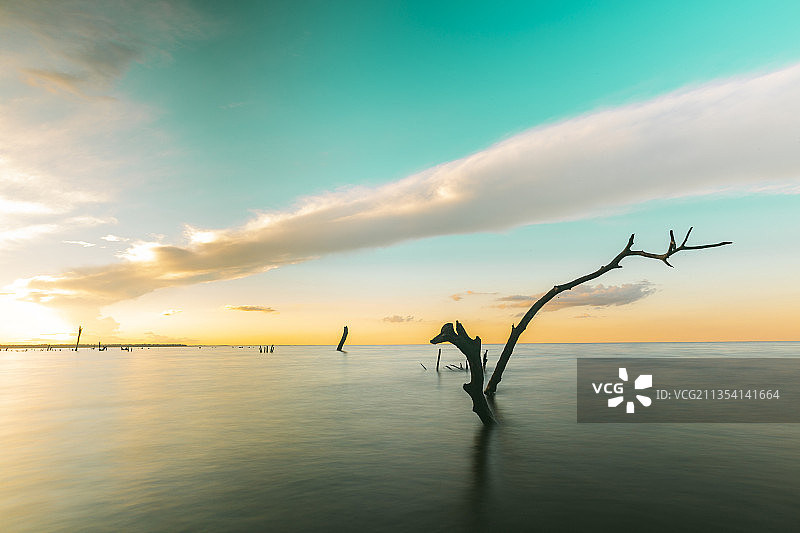 阿根廷科连特斯日落时分的海景图片素材