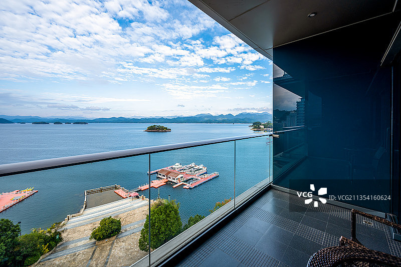 中国浙江千岛湖湖景房阳台图片素材