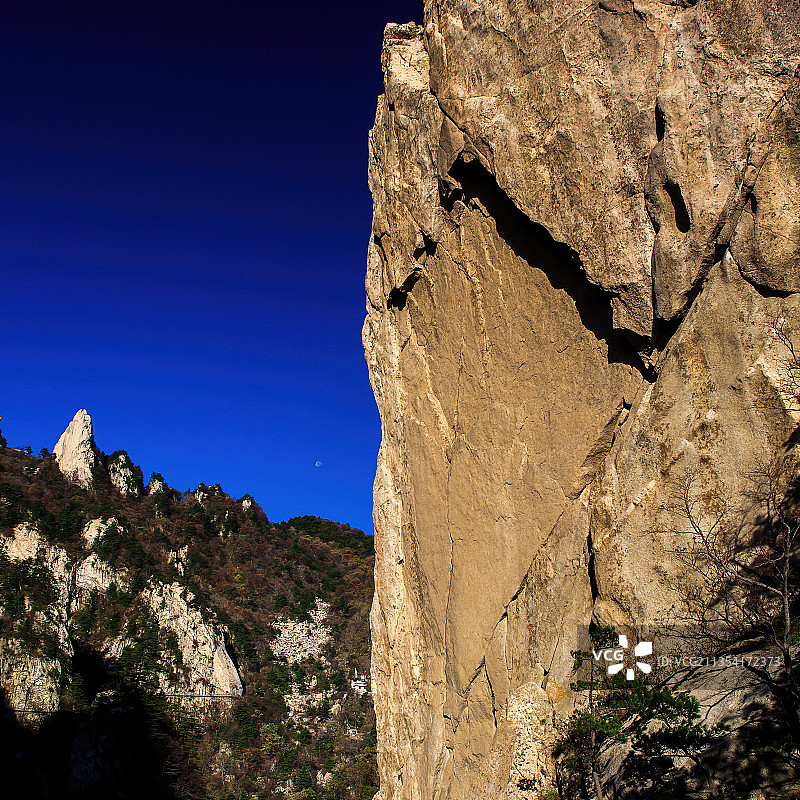河南平顶山尧山风光-秋山秋水图片素材