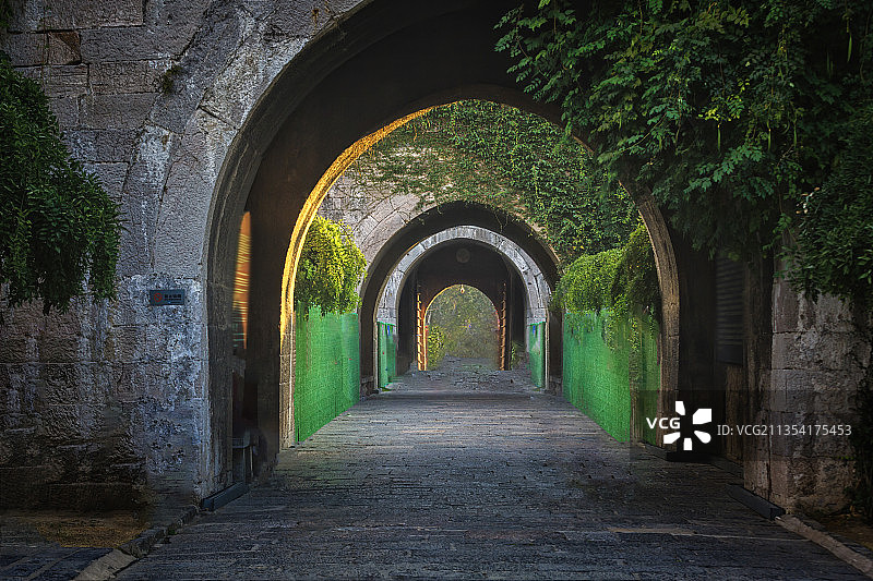 中华门城门内的光影+南京图片素材