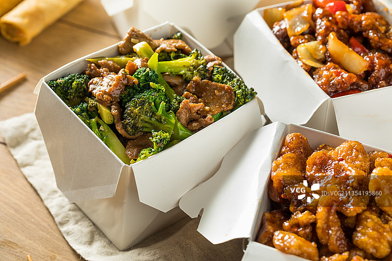 餐桌上食物的高角度视角图片素材