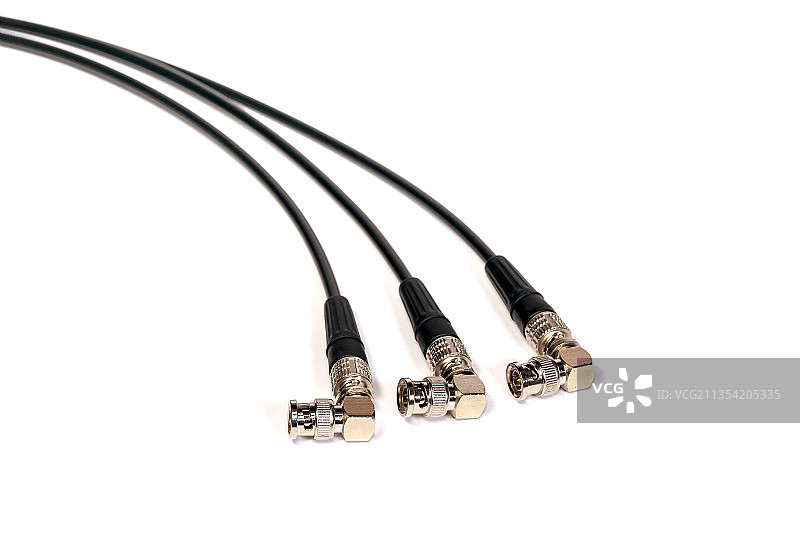电脑线缆在白色背景下的特写图片素材