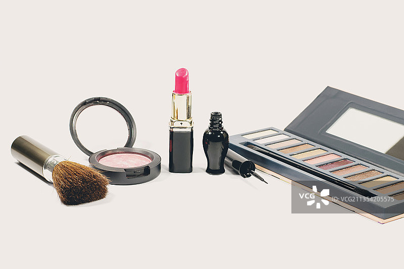 白色背景上的美容产品特写图片素材