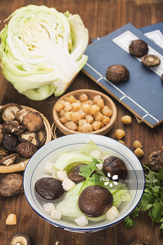 干贝芥菜香菇汤图片素材