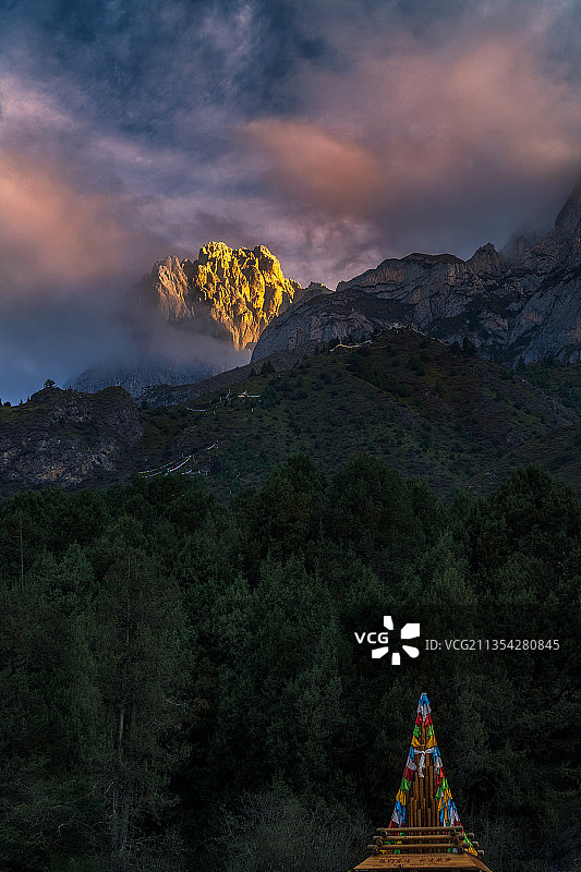 扎尕那的阳光图片素材
