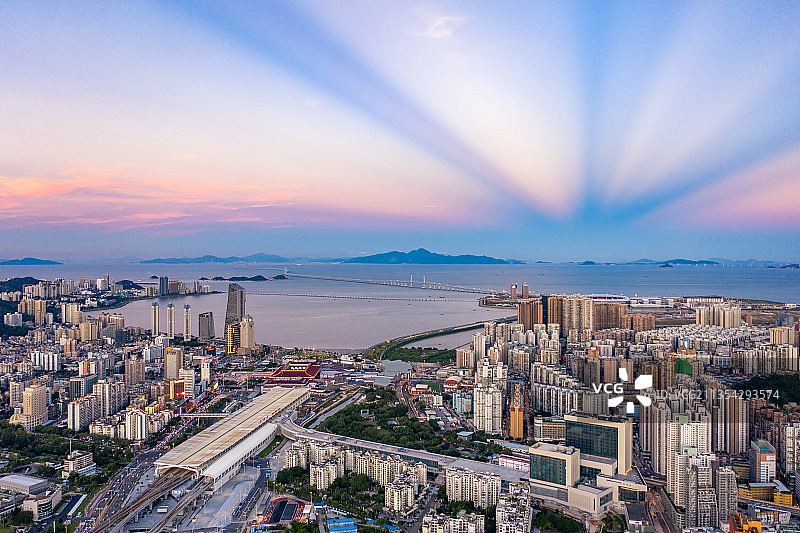 珠海拱北天际线城市风光晚霞航拍图片素材