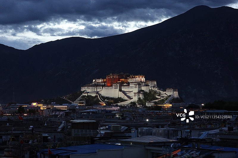 七月份西藏布达拉宫图片素材