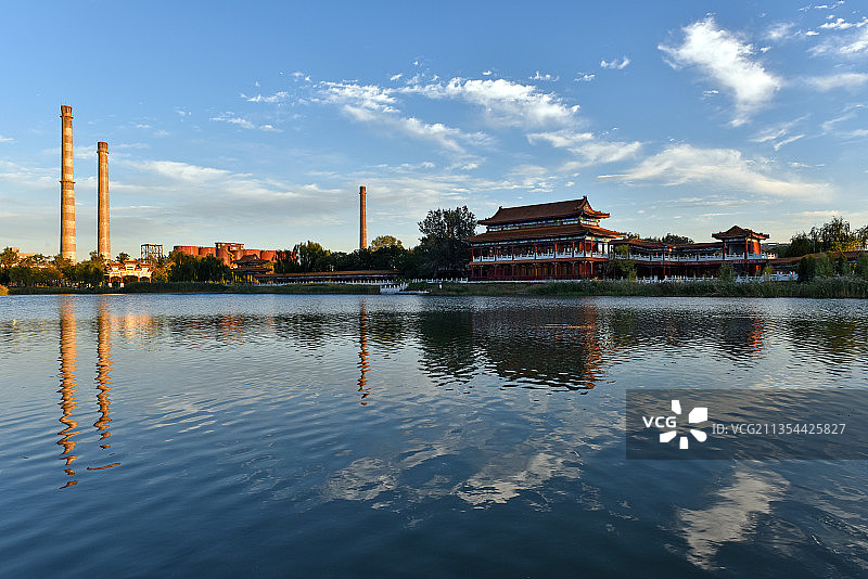 首钢园群明湖风光图片素材
